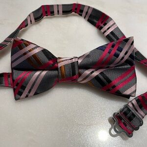 ⭐️4for $16⭐️ striped formal Very adjustable bow tie, like new